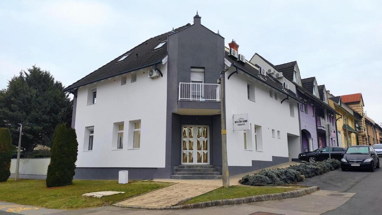 Misleny Home Kozarmisleny Eksteriør billede